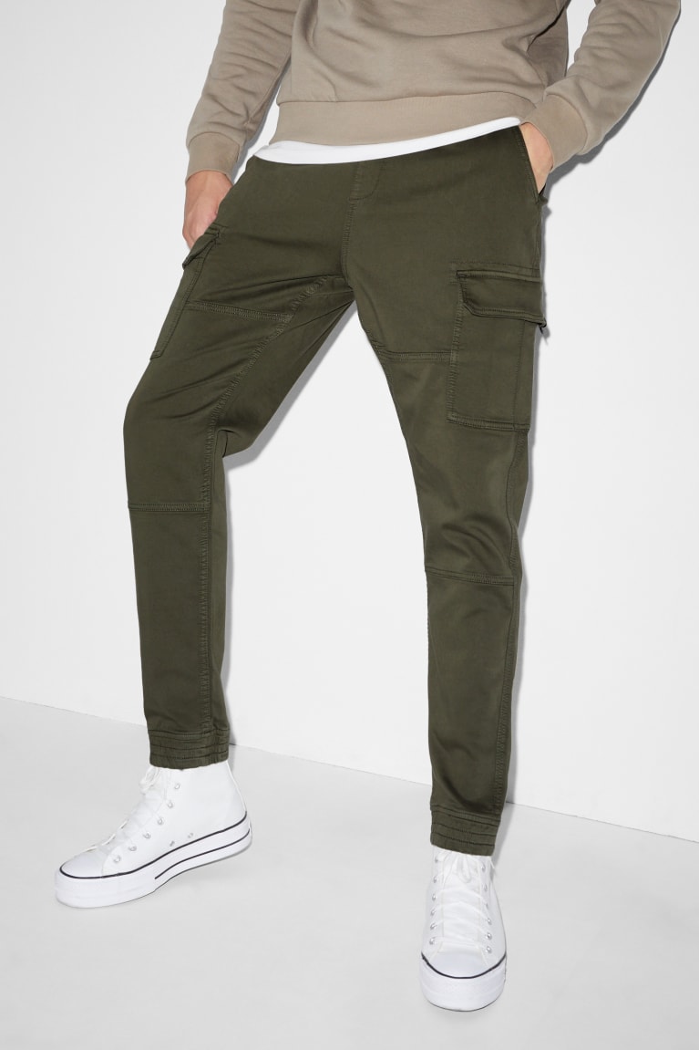 C&A Cargohose Slim Fit Lycra® Miesten Suorat Housut Tummanvihreä | 90DYZEIVG